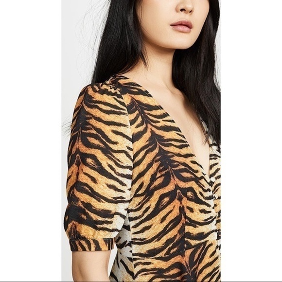 Charlie Holiday Tiger Print V Neck Mini Dress Sz 4 NWT - Picture 4 of 15